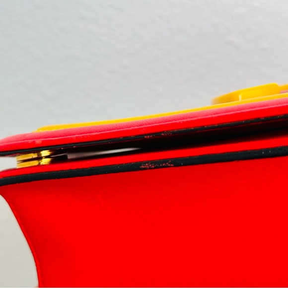 Moschino: McDonald’s Limited Edition Collection Crossbody Bag (ASO Miley Cyrus) - Picture 15 of 16